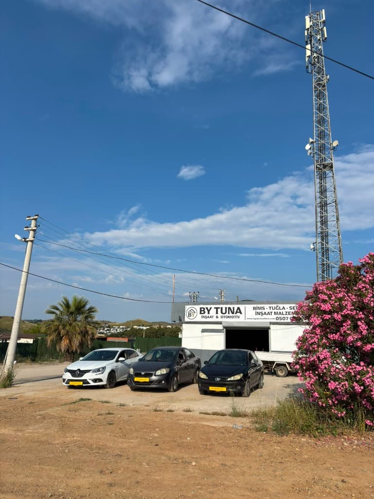 By Tuna Motors Showroom